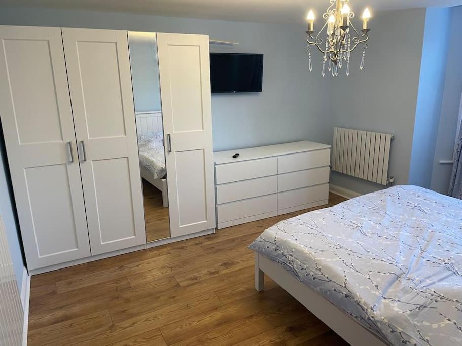 Lovely 1 Bedroom Flat In Бродстерс Екстер'єр фото
